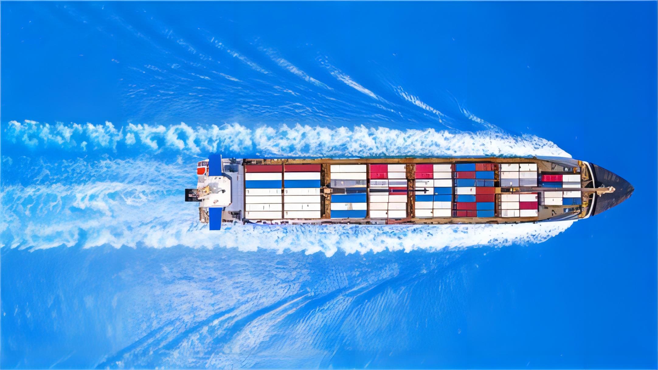 Comparison infographic showing crossdock vs. traditional warehousing